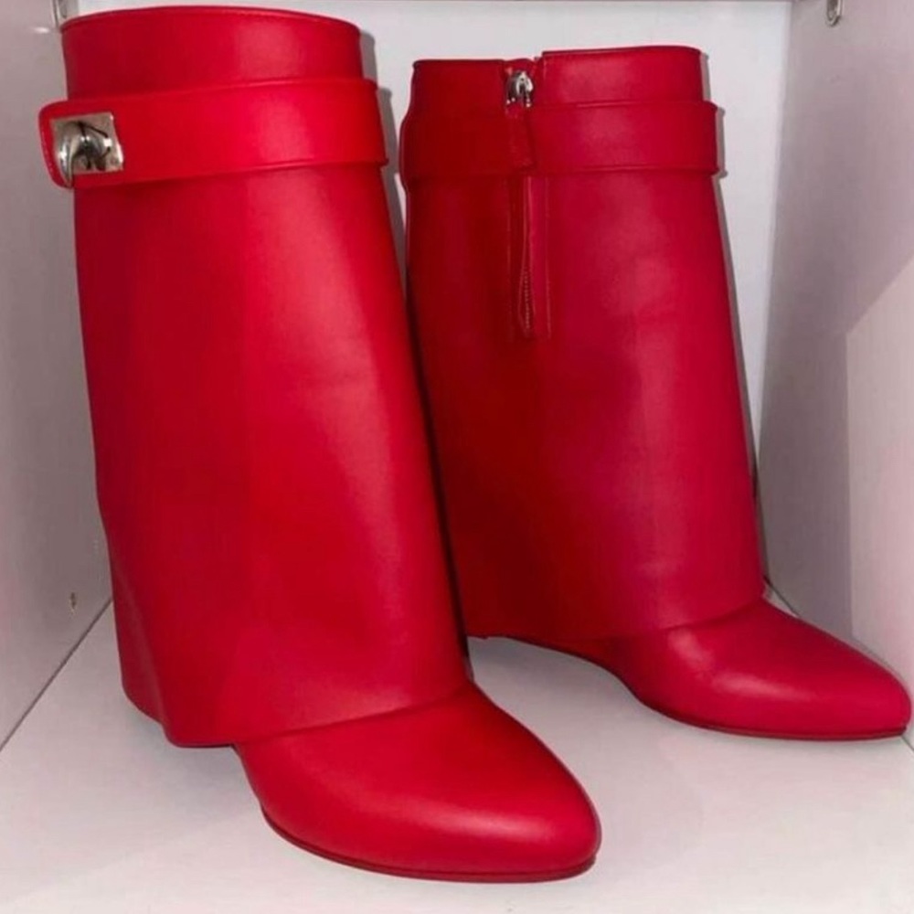 AUTHENTIC GIVENCHY SHARK LOCK BOOT